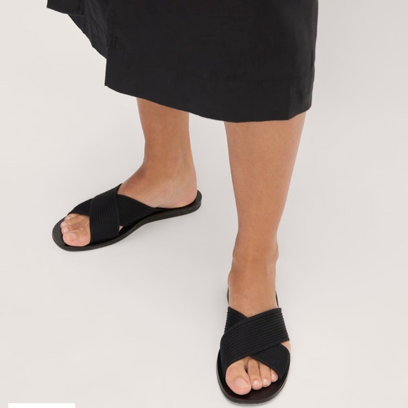 🖤 Everlane Day Crossover Sandals – Black ReKnit (Size 8.5) - Picture 3 of 10